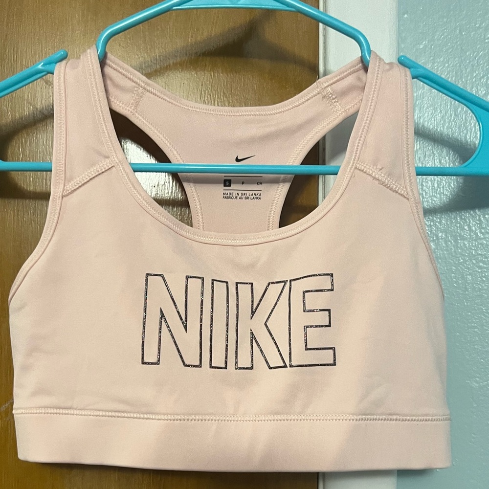 Nike sports bra, size s, NWOT